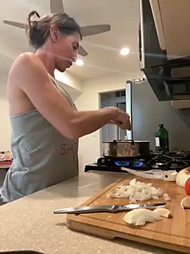 Snapshot of NurseStephania chatting on 09-17-25, 06:53 NurseStephania online show from 09-17-25, 06:53