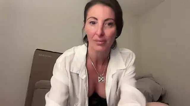 Snapshot of NurseStephania chatting on 10-19-25, 03:29 NurseStephania online show from 10-19-25, 03:29