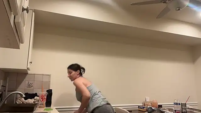 Snapshot of NurseStephania chatting on 11-27-25, 02:13 NurseStephania online show from 11-27-25, 02:13