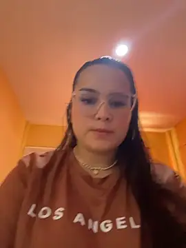 Snapshot of amberbakee chatting on 11-12-25, 02:39 amberbakee online show from 11-12-25, 02:39