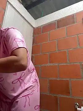 Snapshot of amberbakee chatting on 11-26-25, 03:35 amberbakee online show from 11-26-25, 03:35