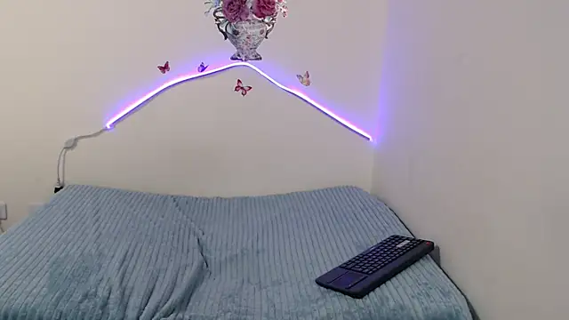 Snapshot of Valeryxs chatting on 10-11-25, 07:34 Valeryxs online show from 10-11-25, 07:34