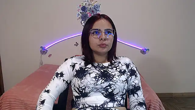 Snapshot of Valeryxs chatting on 11-05-25, 08:42 Valeryxs online show from 11-05-25, 08:42