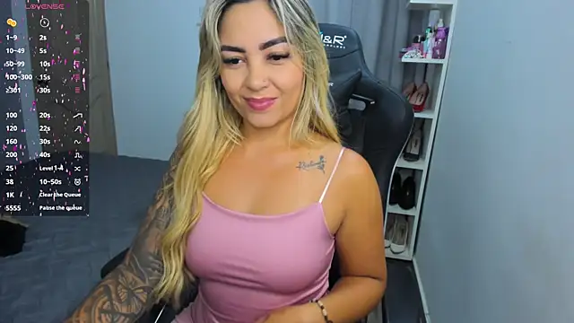 Snapshot of NicolPorto chatting on 09-21-25, 09:44 NicolPorto online show from 09-21-25, 09:44