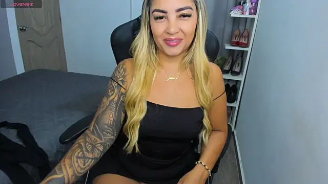 Snapshot of NicolPorto chatting on 09-22-25, 11:23 NicolPorto online show from 09-22-25, 11:23