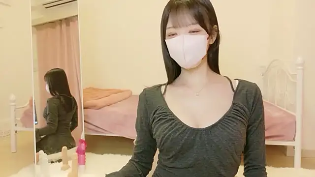 roachan  online show from 02-10-26, 03:27