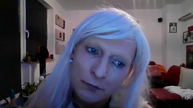 Snapshot of hellgirl1980 chatting on 10-04-25, 09:46 hellgirl1980 online show from 10-04-25, 09:46