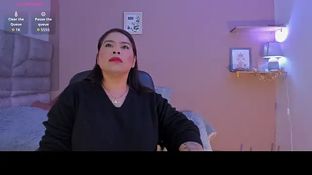 Snapshot of roselyn_caprice chatting on 09-30-25, 09:03 roselyn caprice online show from 09-30-25, 09:03
