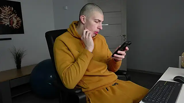 Snapshot of Ryan_Dozer chatting on 02-07-26, 06:28 Ryan Dozer online show from 02-07-26, 06:28