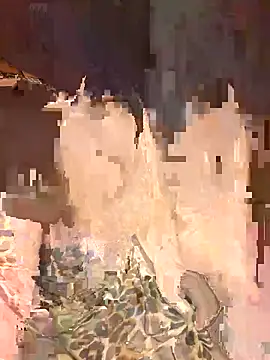 Snapshot of RooVaaN-Xx chatting on 09-09-25, 05:01 RooVaaN-Xx online show from 09-09-25, 05:01