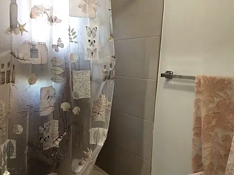 littyleesh1 online show from 10-10-25, 01:10