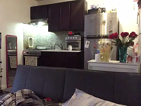 littyleesh1 online show from 04-10-26, 11:26