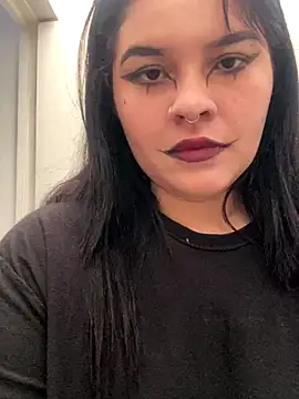 Snapshot of SweetKimi_ chatting on 10-31-25, 06:53 SweetKimi  online show from 10-31-25, 06:53