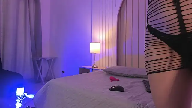 Snapshot of maria_gil chatting on 12-17-25, 12:22 maria gil online show from 12-17-25, 12:22