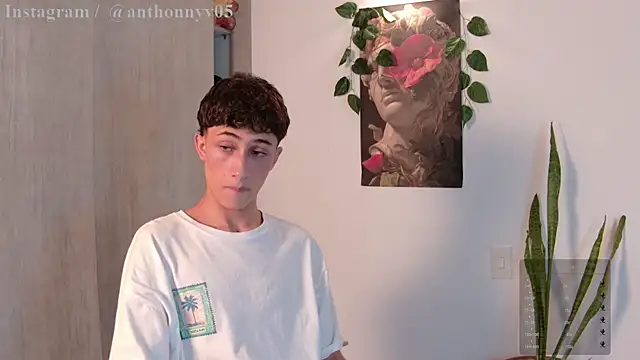 Snapshot of anthonny_05 chatting on 09-23-25, 12:46 anthonny 05 online show from 09-23-25, 12:46