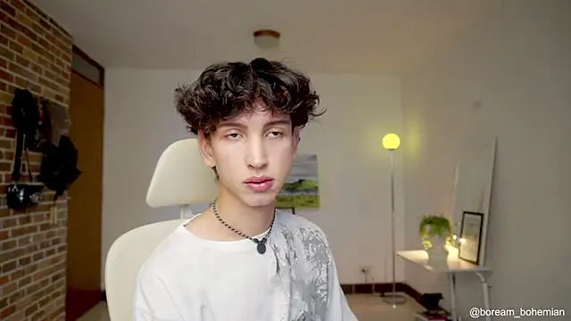 Snapshot of boream chatting on 10-03-25, 12:02 boream online show from 10-03-25, 12:02