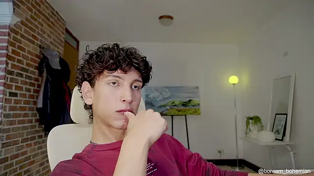 Snapshot of boream chatting on 11-18-25, 12:20 boream online show from 11-18-25, 12:20