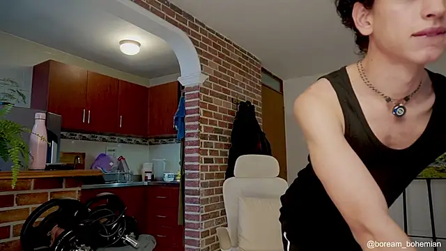 Snapshot of boream chatting on 11-24-25, 12:27 boream online show from 11-24-25, 12:27