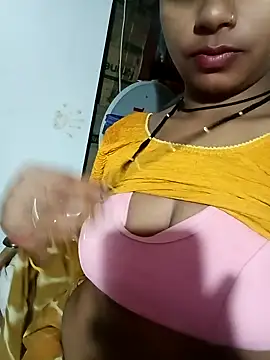 Snapshot of Km_shilpa chatting on 10-14-25, 03:57 Km shilpa online show from 10-14-25, 03:57