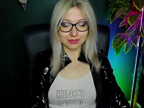 Snapshot of loveHeidi chatting on 10-01-25, 04:29 loveHeidi online show from 10-01-25, 04:29