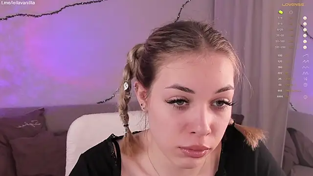 Leila Vanilla online show from 04-29-26, 04:38