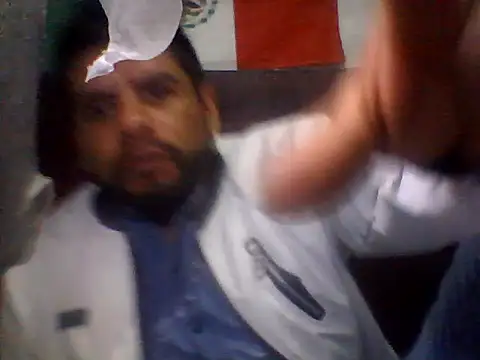 Snapshot of Neggajr87 chatting on 01-17-26, 03:44 Neggajr87 online show from 01-17-26, 03:44