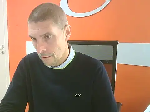 max79ve31 online show from 10-22-25, 11:32