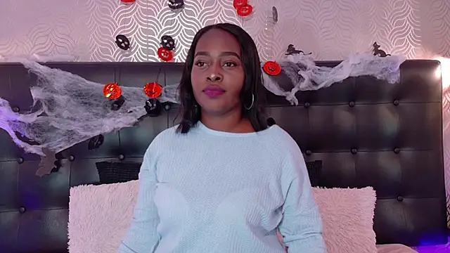 NaiaraMasson  online show from 10-20-25, 12:38