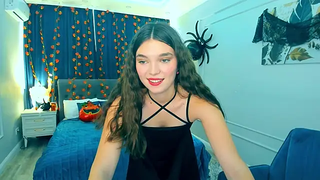 Snapshot of DivineAmour chatting on 10-14-25, 12:50 DivineAmour online show from 10-14-25, 12:50