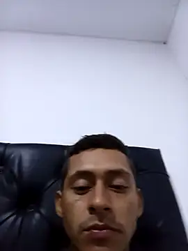 Snapshot of Boy_hot- chatting on 09-11-25, 04:01 Boy hot- online show from 09-11-25, 04:01