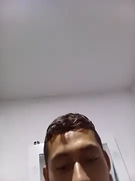 Snapshot of Boy_hot- chatting on 09-16-25, 04:24 Boy hot- online show from 09-16-25, 04:24