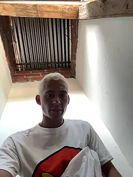 Snapshot of Boy_hot- chatting on 03-11-26, 06:36 Boy hot- online show from 03-11-26, 06:36