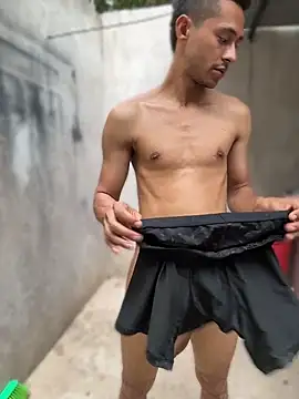 Boy hot- online show from 08-04-26, 08:33