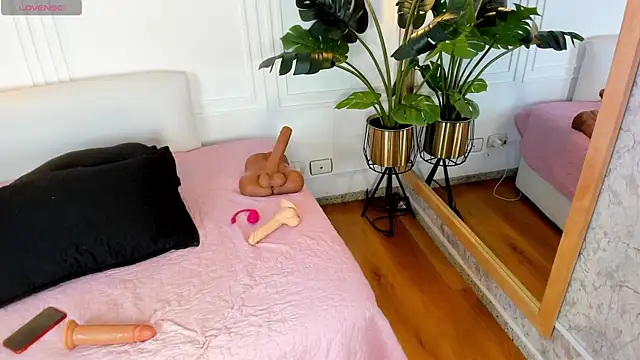 Dafne Hillss online show from 04-29-26, 11:58