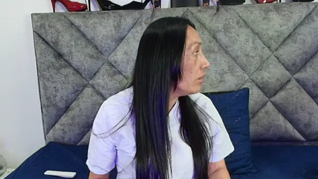 Shantey Laurent online show from 02-18-26, 05:42