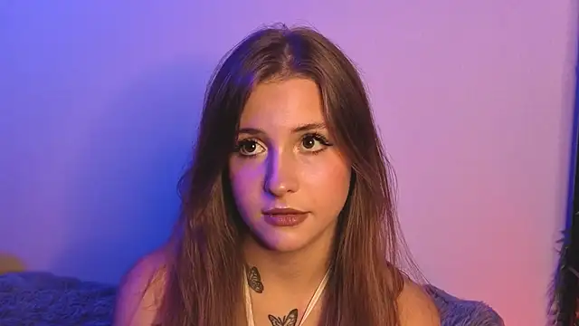 Snapshot of LoveSeekins chatting on 10-18-25, 07:36 LoveSeekins online show from 10-18-25, 07:36