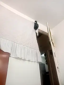 Snapshot of kittymutant99 chatting on 10-29-25, 06:20 kittymutant99 online show from 10-29-25, 06:20