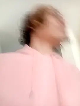 Snapshot of kittymutant99 chatting on 12-05-25, 01:09 kittymutant99 online show from 12-05-25, 01:09