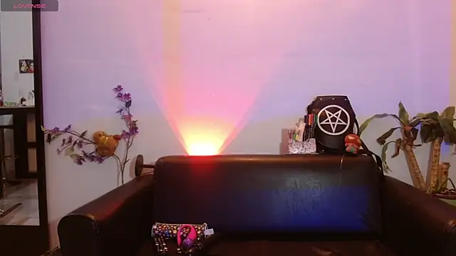 carolinerue online show from 09-21-25, 04:47