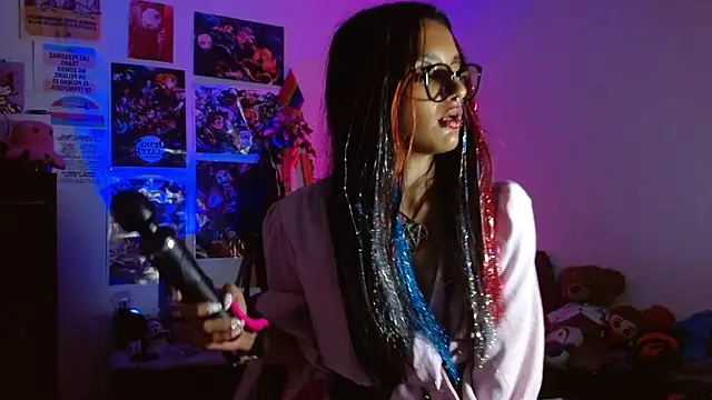 carolinerue online show from 11-23-25, 01:49