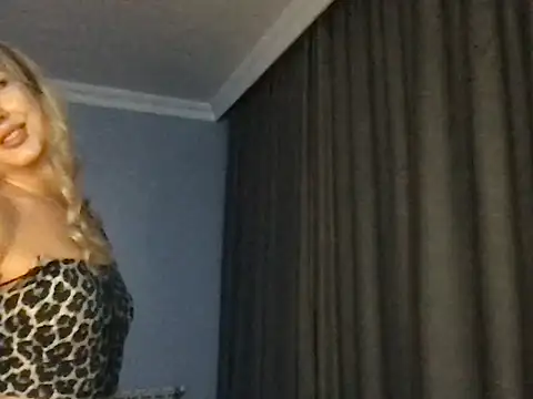 Snapshot of Pyrelissa chatting on 12-02-25, 04:57 Pyrelissa online show from 12-02-25, 04:57