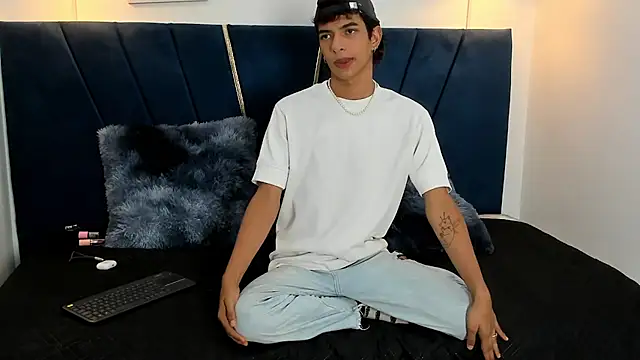 Snapshot of maicol_cum23 chatting on 09-10-25, 01:33 maicol cum23 online show from 09-10-25, 01:33