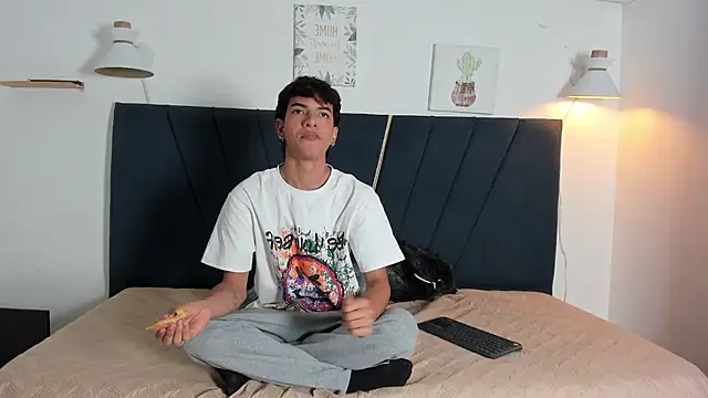 Snapshot of maicol_cum23 chatting on 04-11-26, 03:11 maicol cum23 online show from 04-11-26, 03:11