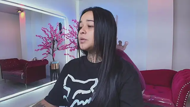 Snapshot of Black_roseee chatting on 02-06-26, 03:44 Black roseee online show from 02-06-26, 03:44