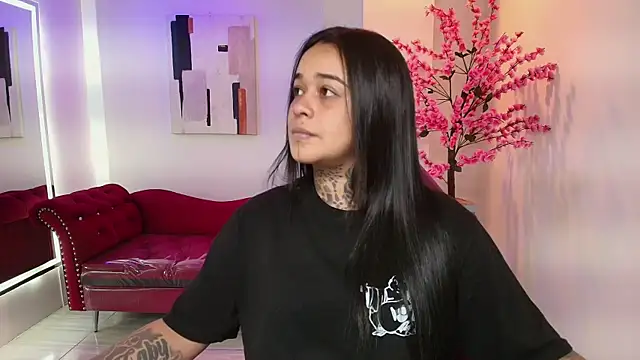 Snapshot of Black_roseee chatting on 02-14-26, 03:47 Black roseee online show from 02-14-26, 03:47