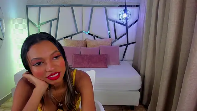 Susanna Cute online show from 12-22-25, 12:35