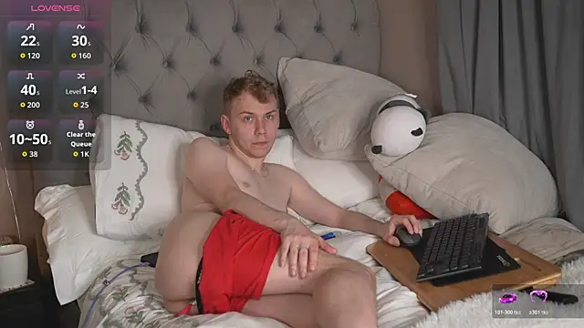 Snapshot of scottishtwink01 chatting on 05-28-26, 11:02 scottishtwink01 online show from 05-28-26, 11:02