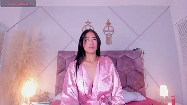 nicol giraldoo online show from 04-28-26, 03:44