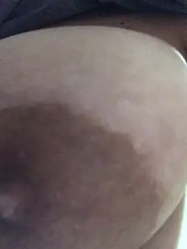 Snapshot of luzmelzinha chatting on 03-28-26, 12:54 luzmelzinha online show from 03-28-26, 12:54