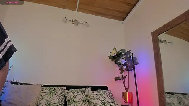 artemis nyx online show from 04-23-26, 10:23